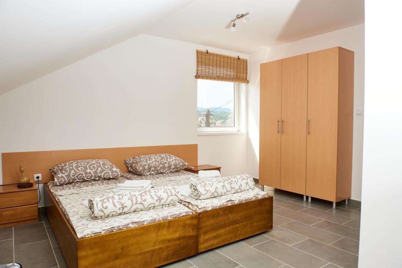 Ferienwohnung Sakota Family House Sremska Kamenica Exterior foto